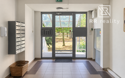 Na predaj 2-izb. byt po novej rekonštrukcii na Jazere, 50 m2
