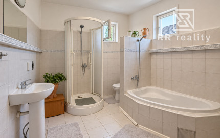 6-izbový RD  220m2 - ČAŇA Zimná ul. na pozemku 891m2