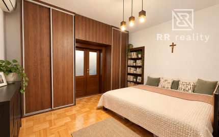 Predaj: tehlový staromestský 5-izb. byt širšom centre, 130m2