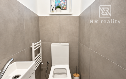 Predaj: tehlový staromestský 5-izb. byt širšom centre, 130m2