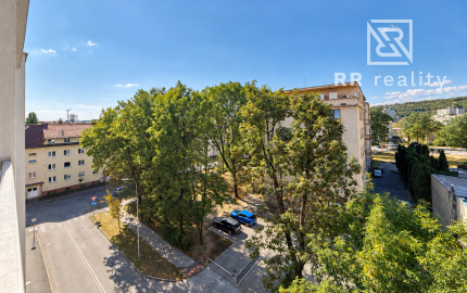 Priestranný 2 izb. byt na Severe po čiastočnej rekonštrukcii