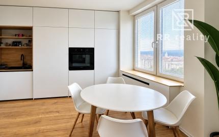 2 izbový byt v širšom centre po kompletnej rekonštrukcii