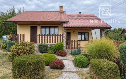 BAŠKA - Stavebný pozemok na výstavbu RD, len 6 minút od KVP