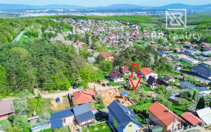 BAŠKA - Stavebný pozemok na výstavbu RD, len 6 minút od KVP