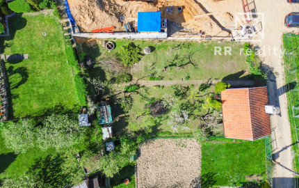 BAŠKA - Stavebný pozemok na výstavbu RD, len 6 minút od KVP