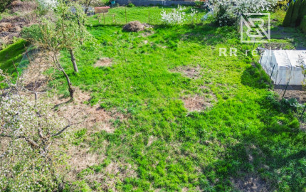 PREDANÉ - Pozemok Čaňa 600m2 , intravilán, IS k dispozícii