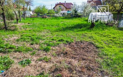 PREDANÉ - Pozemok Čaňa 600m2 , intravilán, IS k dispozícii