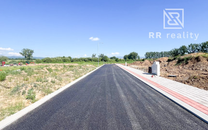 VÝCHODNÉ MOKRANCE, inžinierske siete už postavené I20, 740m2