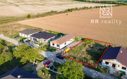 Stavebný pozemok 640m2 , Bačkovík - nová lokalita