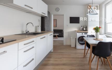 PREDANÉ - 3 izbový byt po kompletnej rekonštrukcii - Karpatská ul.