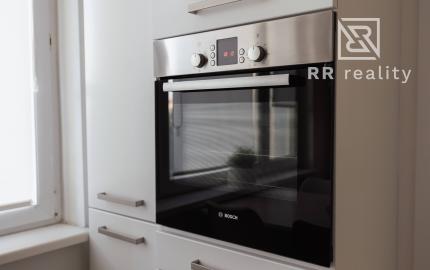 PREDANÉ - 3 izbový byt po kompletnej rekonštrukcii - Karpatská ul.