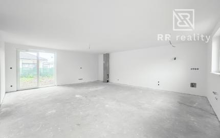PREDANÉ - Novostavba 4i RD, NOVÉ MOKRANCE, všetky IS, asfaltové cesty