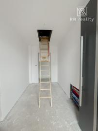 PREDANÉ - Novostavba 4i RD, NOVÉ MOKRANCE, všetky IS, asfaltové cesty