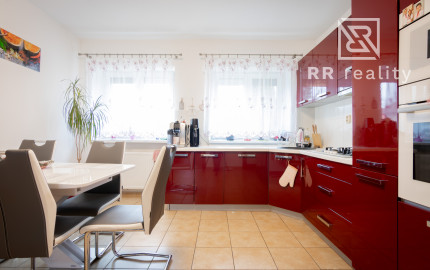 PREDANÉ - 6-izbový RD po rekonštrukcii v Rudníku na pozemku 1794m2