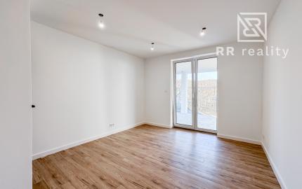 ĎURKOV, novostavba RD na kľúč, pozemok 600m2, komplet IS, TČ