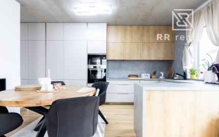 Luxusná moderná novostavba 4i RD - Cestice 14 min od KE