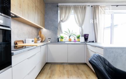 Luxusná moderná novostavba 4i RD - Cestice 14 min od KE