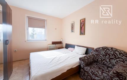 PREDANÉ - Na predaj 4i byt s loggiou, Terasa - Čapajevova