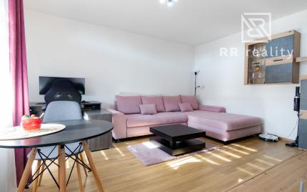 PREDANÉ - 1i byt s loggiou, 39m2 , Kompletná rekonštrukcia, Havanská