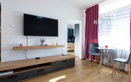 PREDANÉ - 1i byt s loggiou, 39m2 , Kompletná rekonštrukcia, Havanská