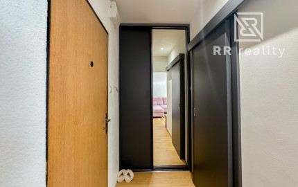 PREDANÉ - 1i byt s loggiou, 39m2 , Kompletná rekonštrukcia, Havanská