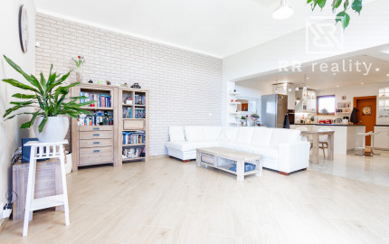 PEREŠ, Krompašská, PRÉMIOVÝ dom s dvojgarážou