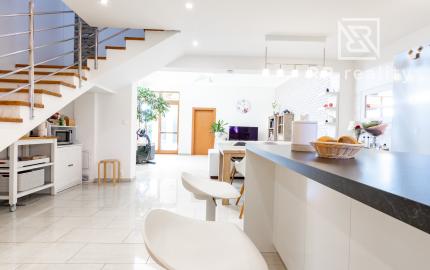 PEREŠ, Krompašská, PRÉMIOVÝ dom s dvojgarážou