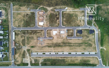 Stavebný pozemok so všetkými IS - VÝCHODNÉ MOKRANCE, 658m2