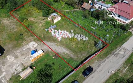 Stavebný pozemok Svinica 1335m2