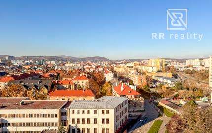 Zariadený luxusný 3-izbový byt po kompletnej rekonštrukcii