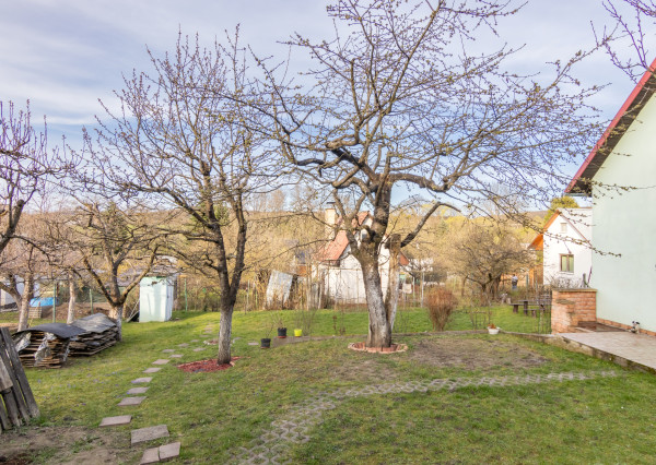 PREDANÉ - Záhrada s murovanou chatkou - Košické Oľšany