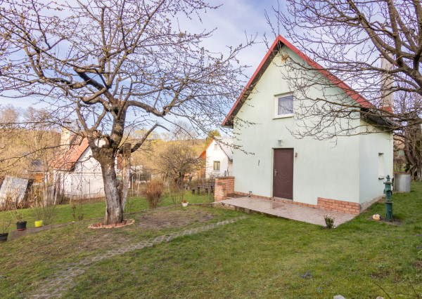 PREDANÉ - Záhrada s murovanou chatkou - Košické Oľšany