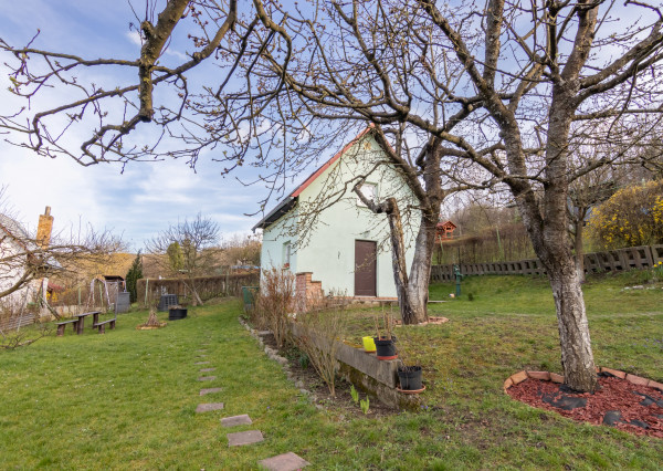 PREDANÉ - Záhrada s murovanou chatkou - Košické Oľšany