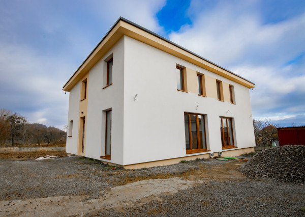 PREDANÉ - Zariadená a skolaudovaná novostavba, Kendice