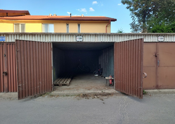 Na predaj garáž TERASA - za Spoločenským pavilónom