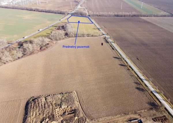 Pozemok s IS - občianska vybavenosť na hlavnom ťahu KE-BA,