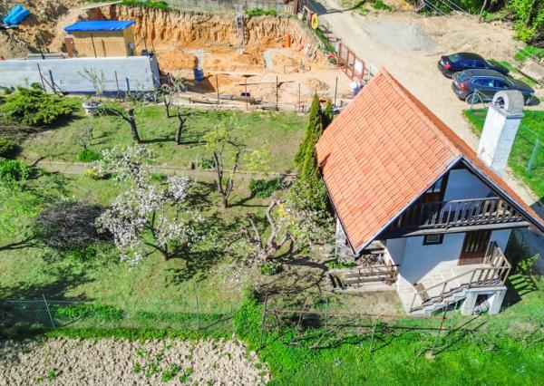 BAŠKA - Stavebný pozemok na výstavbu RD, len 6 minút od KVP