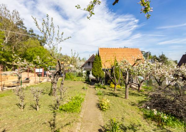 Chata v Baške len 6km od KE, pozemok s IS aj na výstavbu RD