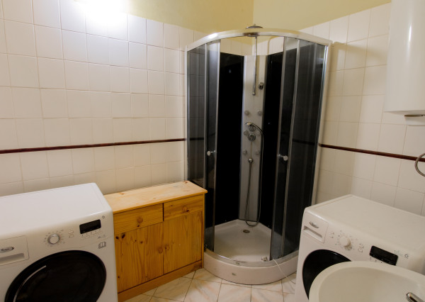 PREDANÉ - 3-izbový byt s krbom, 90 m2, centrum (Mäsiarska ul.)