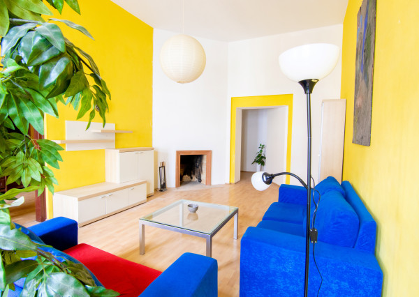 PREDANÉ - 3-izbový byt s krbom, 90 m2, centrum (Mäsiarska ul.)