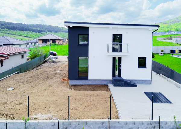 PREDANÉ - NOVOSTAVBA na kľúč - nadštandard, Fintice