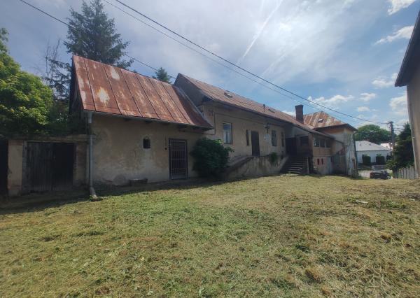PREDANÉ - Nižná Myšľa pozemok 2664m2, budovy s úžitkovou výmerou 600m2