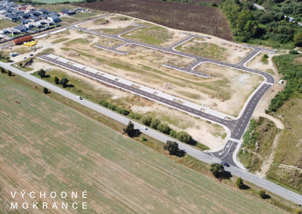 PREDANÉ - VÝCHODNÉ MOKRANCE, stavebný pozemok I8, 671m2, všetky IS