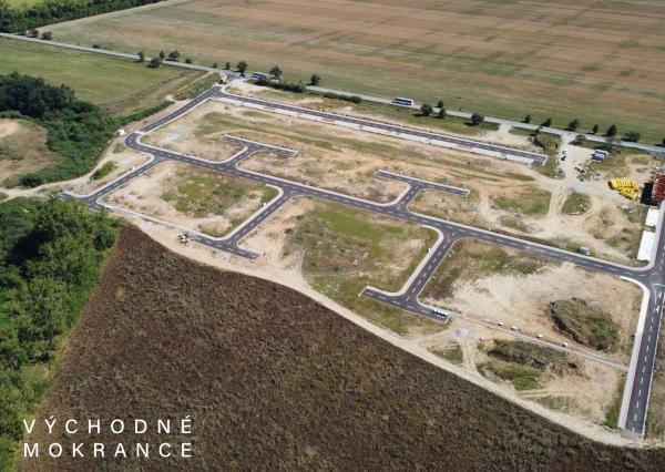 PREDANÉ - VÝCHODNÉ MOKRANCE, stavebný pozemok I8, 671m2, všetky IS