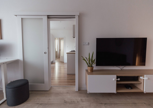 PREDANÉ - 3 izbový byt po kompletnej rekonštrukcii - Karpatská ul.