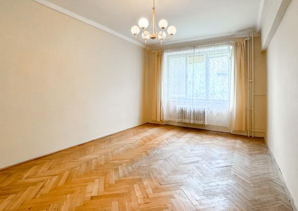 PREDANÉ 3izbový tehlový byt 72m2+9m2 pivnica