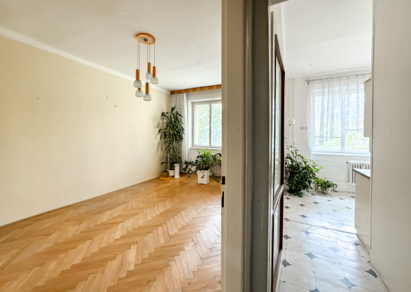 PREDANÉ 3izbový tehlový byt 72m2+9m2 pivnica