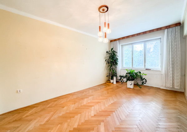 PREDANÉ 3izbový tehlový byt 72m2+9m2 pivnica