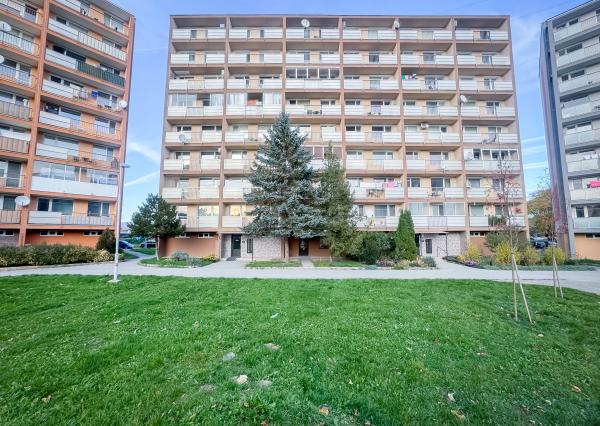 3-izbový pražský byt 71m2 + 6m loggia, MnB - Severná ul.