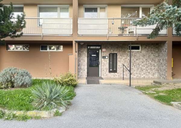 3-izbový pražský byt 71m2 + 6m loggia, MnB - Severná ul.